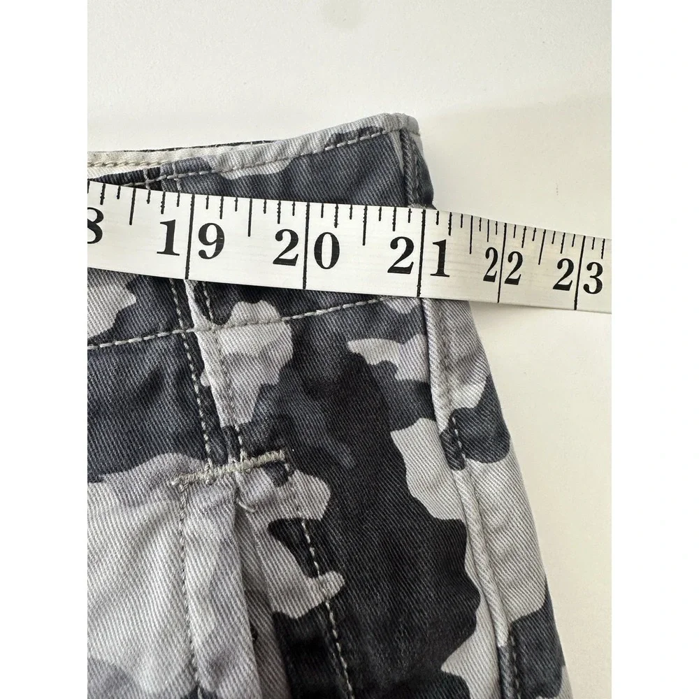 Levi's Camouflage Cargo Shorts Mens 42 Gray‎ Relaxed Hiking Outdoors Utility